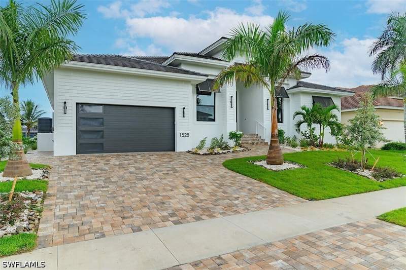 4 bedroom SingleFamilyResidence at 1528 Kingston Ct, Marco Island, Marco Island — photo 2