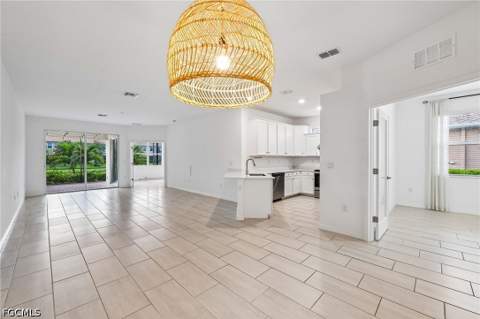 2583 Vine Ave, Naples FL - photo 10 of 40