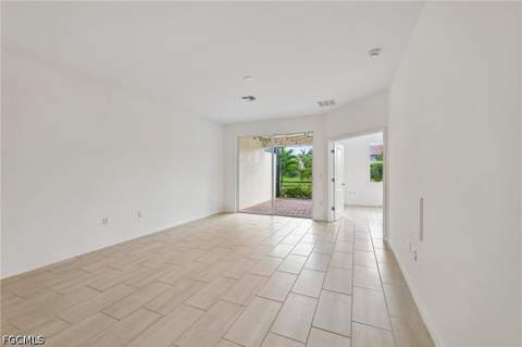 2583 Vine Ave, Naples FL - photo 7 of 40