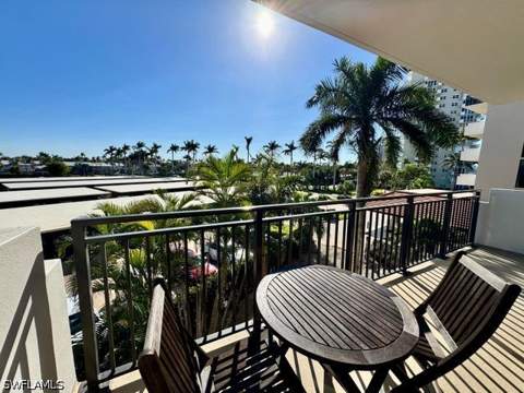 180 Seaview Ct 314, Marco Island FL - photo 24 of 41
