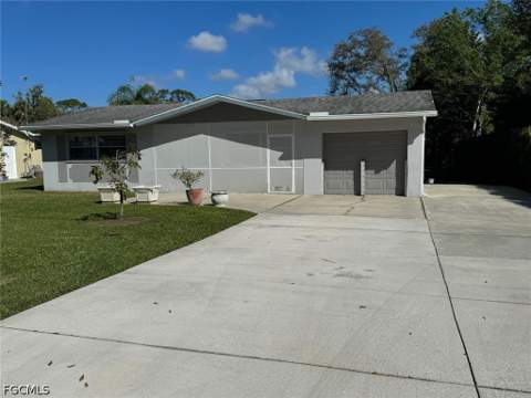 698 Muscogee Dr, North Fort Myers FL - photo 12 of 14