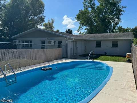 698 Muscogee Dr, North Fort Myers FL - photo 13 of 14