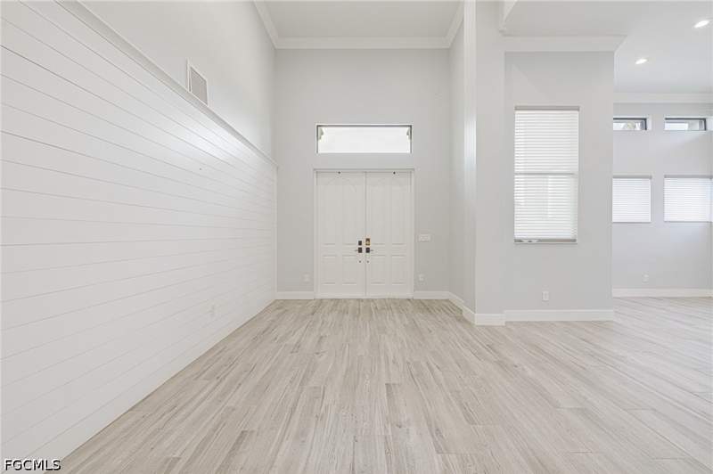 6 bedroom SingleFamilyResidence at 5534 Cognac Dr, Whiskey Creek Club Estates, Fort Myers — photo 2