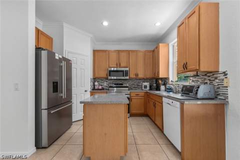 8192 New Jersey Blvd, Fort Myers FL - photo 16 of 47