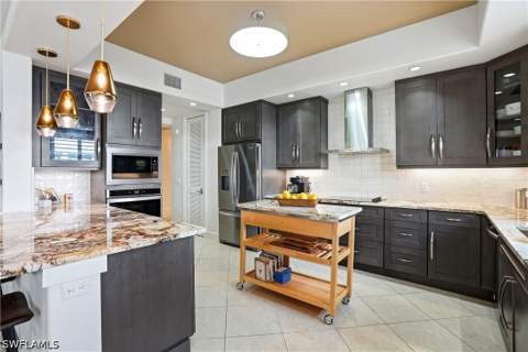 587 Avellino Isles Cir 101, Naples FL - photo 18 of 42