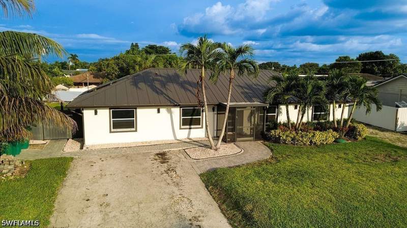 4 bedroom SingleFamilyResidence at 1800 52nd Ter SW, Golden Gate City, Naples — photo 4