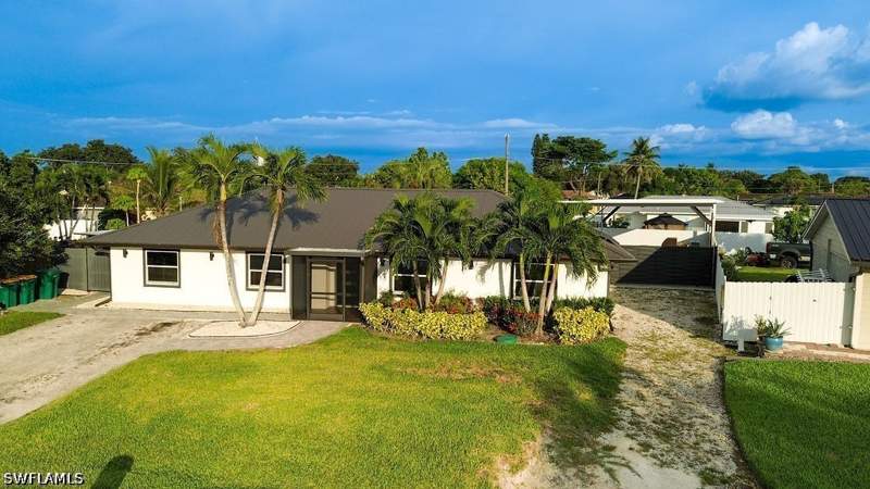 4 bedroom SingleFamilyResidence at 1800 52nd Ter SW, Golden Gate City, Naples — photo 5