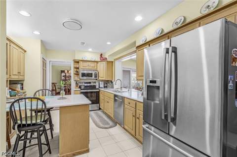 1207 Canterbury Dr, Fort Myers FL - photo 14 of 36