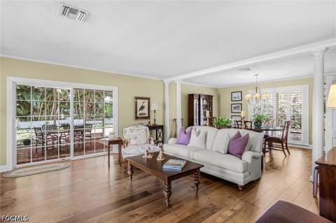 1207 Canterbury Dr, Fort Myers FL - photo 8 of 36