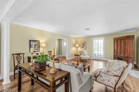 1207 Canterbury Dr, Fort Myers FL - photo 9 of 36