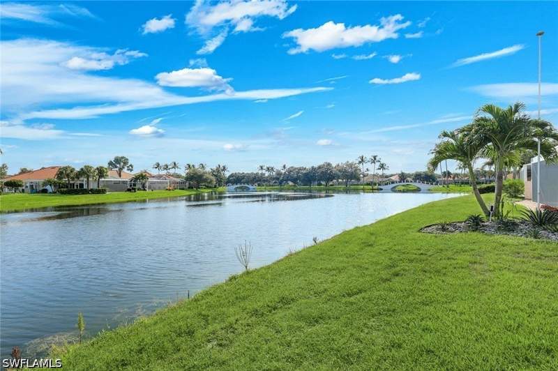 2 bedroom Attached at 5808 Drummond Way, Island Walk, Naples — photo 3