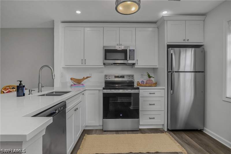 1 bedroom Attached at 1071 Pine Isle Ln 1071, Boca Ciega Village, Naples — photo 5