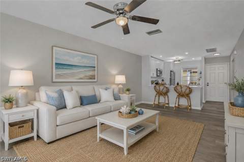 1071 Pine Isle Ln 1071, Naples FL - photo 7 of 30