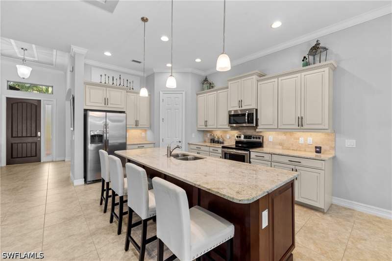3 bedroom SingleFamilyResidence at 16168 Aberdeen Ave, Barrington Cove, Naples — photo 3