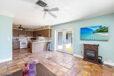 3423 Corana Way, Naples FL - photo 8 of 34
