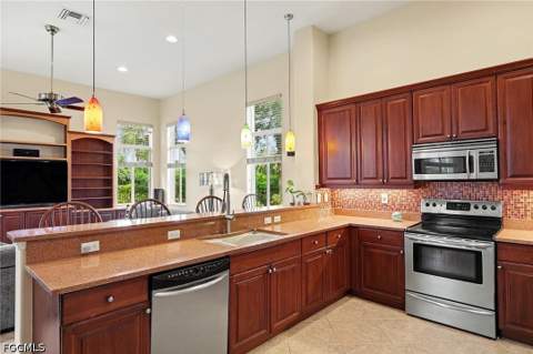 9040 Paseo De Valencia St, Fort Myers FL - photo 10 of 34