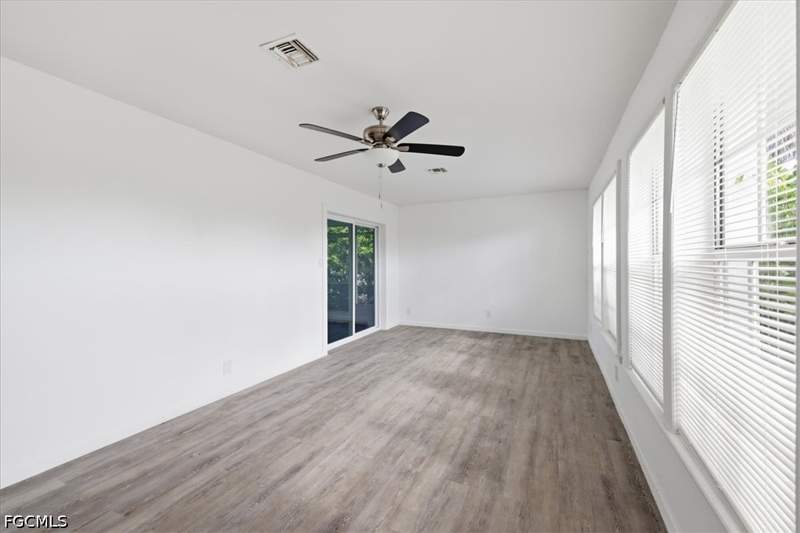 2 bedroom SingleFamilyResidence at 6106 Island Park Ct, Island Park, Fort Myers — photo 2