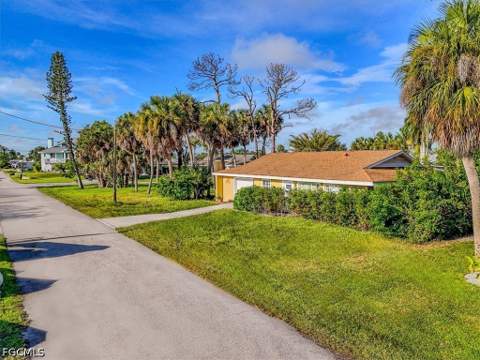 6106 Island Park Ct, Fort Myers FL - photo 23 of 28