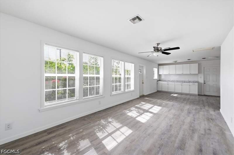 2 bedroom SingleFamilyResidence at 6106 Island Park Ct, Island Park, Fort Myers — photo 4