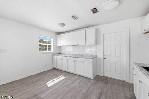 6106 Island Park Ct, Fort Myers FL - photo 7 of 28
