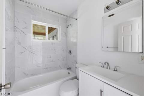 6106 Island Park Ct, Fort Myers FL - photo 9 of 28
