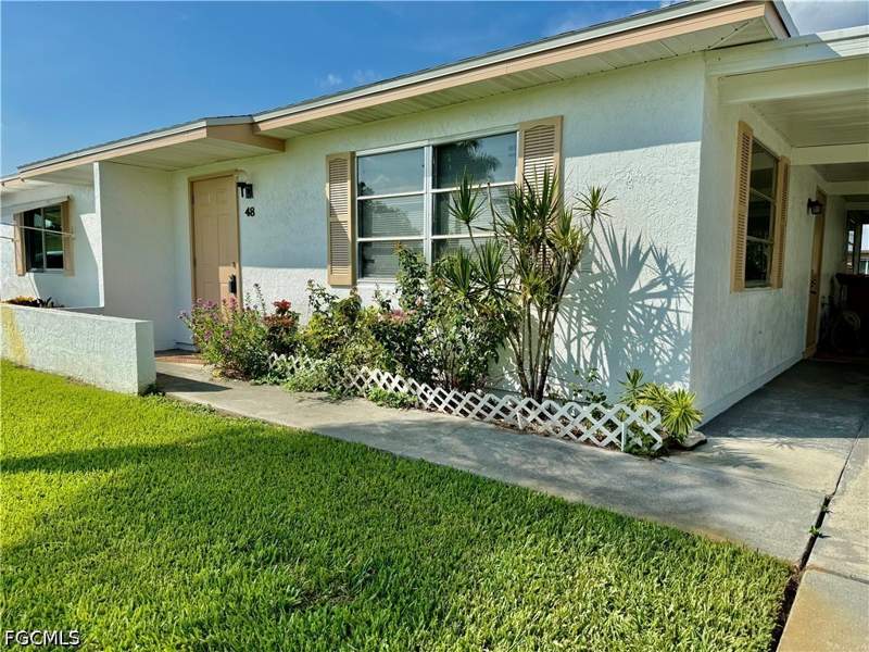 2 bedroom Attached at 48 Heath Aster Ln, Pinewood Condominium, Lehigh Acres — photo 3