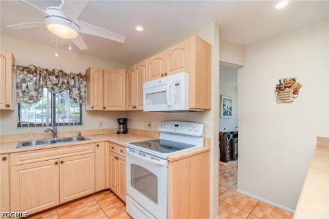 7151 Blanquilla Ct, Fort Myers FL - photo 10 of 27
