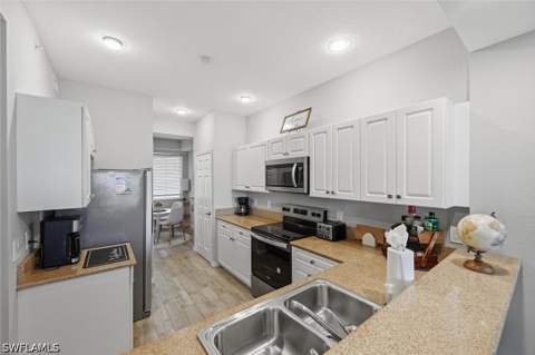 7915 Mahogany Run Ln 1112, Naples FL - photo 15 of 36