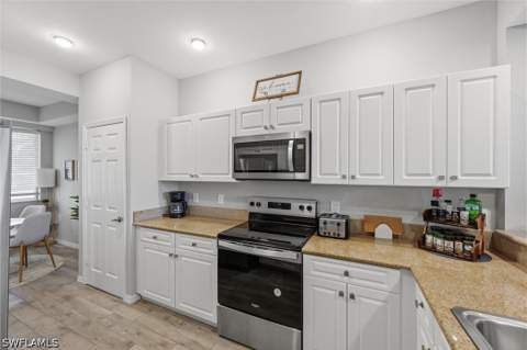 7915 Mahogany Run Ln 1112, Naples FL - photo 17 of 36