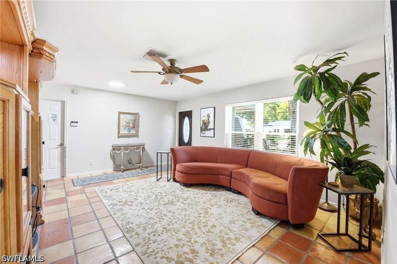 3 bedroom SingleFamilyResidence at 221 Channing Ct, Turnbury, Naples — photo 4