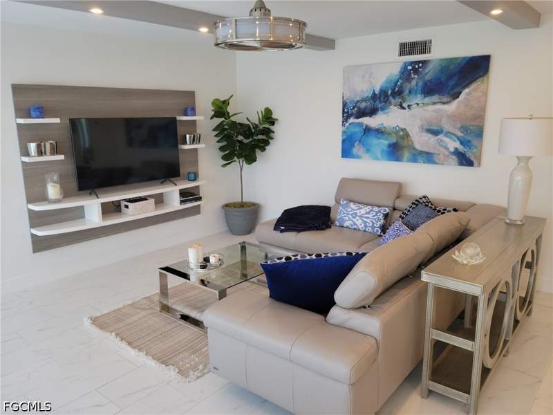 2 bedroom Condominium at 15091 Bagpipe Way 101, Highlands, Fort Myers — photo 3