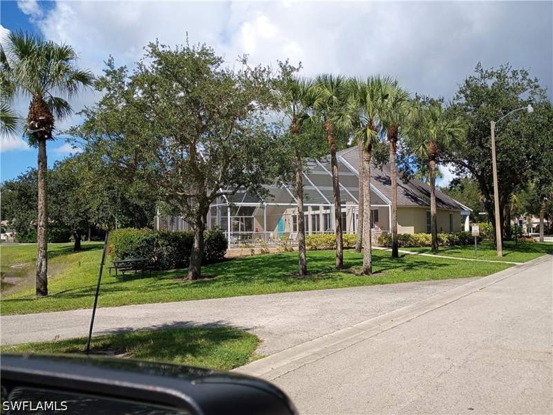 3 bedroom SingleFamilyResidence at 12393 Londonderry Ln, Morton Grove, Bonita Springs — photo 3
