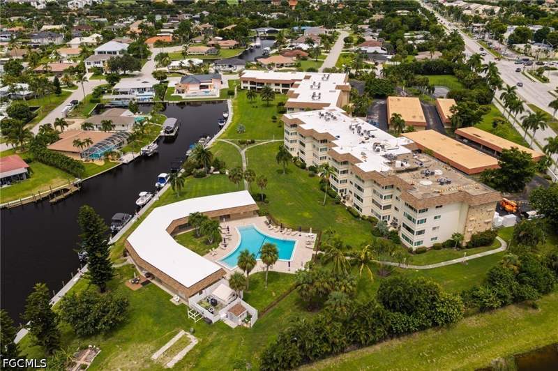 2 bedroom Condominium at 4309 Mariner Way 108, Town And River, Fort Myers — photo 2
