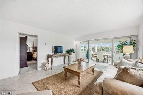 4309 Mariner Way 108, Fort Myers FL - photo 6 of 42