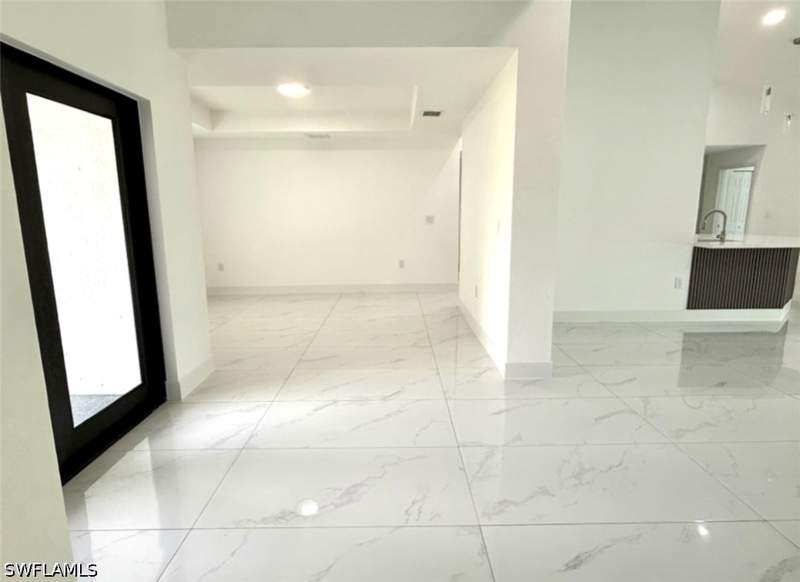 4 bedroom SingleFamilyResidence at 1011 Edison Ave, Lehigh Acres, Lehigh Acres — photo 4