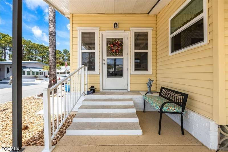 2 bedroom ManufacturedHome at 447 Snead Dr, Six Lakes Country Club, North Fort Myers — photo 3