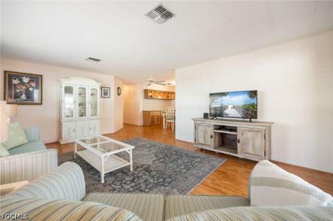 447 Snead Dr, North Fort Myers FL - photo 7 of 39