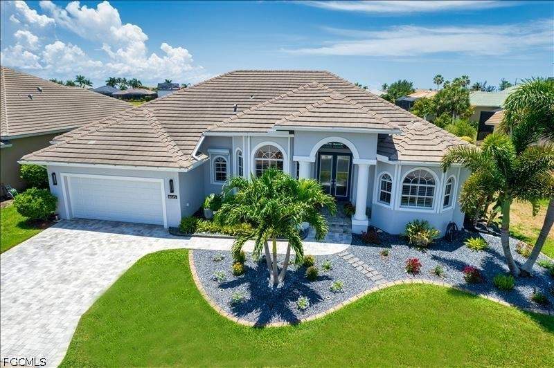 4 bedroom SingleFamilyResidence at 8625 Southwind Bay Cir, Southwind Subdivision, Fort Myers — photo 2