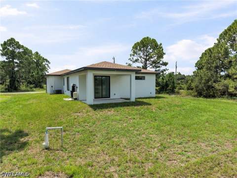 1035 Bandera St, Lehigh Acres FL - photo 15 of 35
