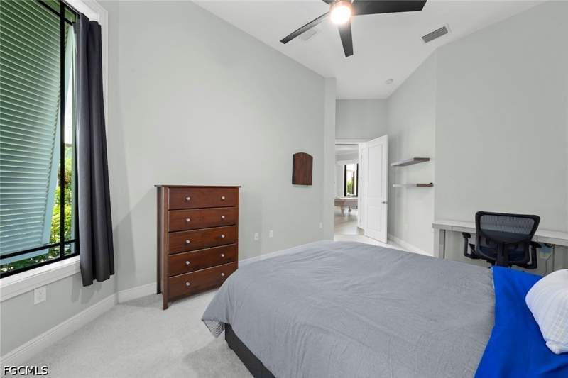 5 bedroom SingleFamilyResidence at 15367 Old Pine Ct, Hidden Pines, Fort Myers — photo 5