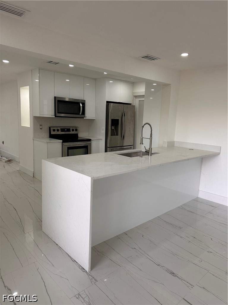 3 bedroom SingleFamilyResidence at 4562 Tennyson Dr, North Fort Myers, North Fort Myers — photo 4
