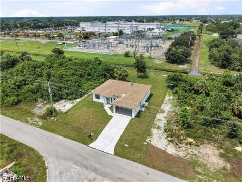831 Bently St E, Lehigh Acres FL - photo 11 of 44