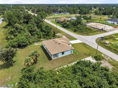 831 Bently St E, Lehigh Acres FL - photo 12 of 44