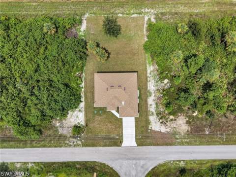 831 Bently St E, Lehigh Acres FL - photo 8 of 44
