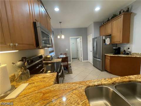 10630 Camarelle Cir, Fort Myers FL - photo 21 of 50