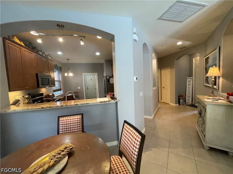 2 bedroom SingleFamilyResidence at 10630 Camarelle Cir, Camarelle, Fort Myers — photo 3