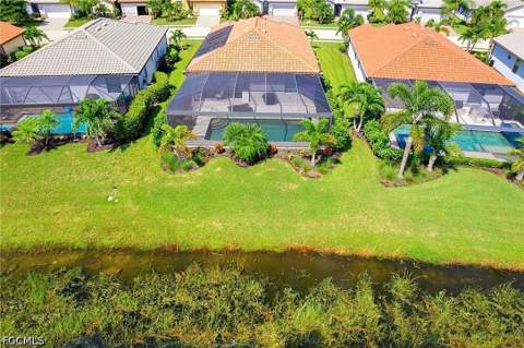 11921 Arbor Trace Dr, Fort Myers FL - photo 7 of 50