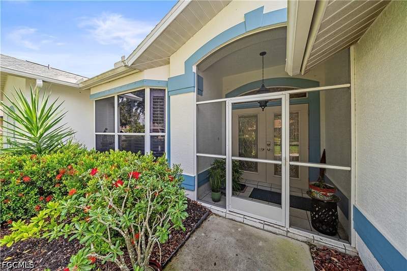 5 bedroom SingleFamilyResidence at 19291 Pine Glen Dr, Three Oaks, Fort Myers — photo 4