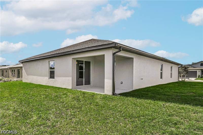 4 bedroom SingleFamilyResidence at 844 Gen D Macarthur Ave, Labelle, Labelle — photo 3