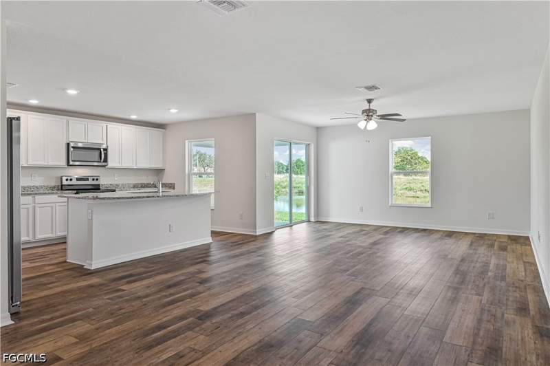 4 bedroom SingleFamilyResidence at 844 Gen D Macarthur Ave, Labelle, Labelle — photo 4